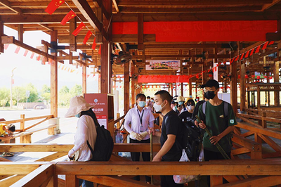 國慶假期萍鄉武功山景區游客人潮涌動 秩序井然