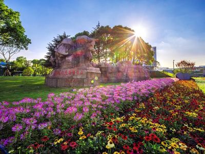 從城市鋼廠到國(guó)家4A級(jí)旅游景區(qū),上海市寶鋼工業(yè)創(chuàng)享園開(kāi)園